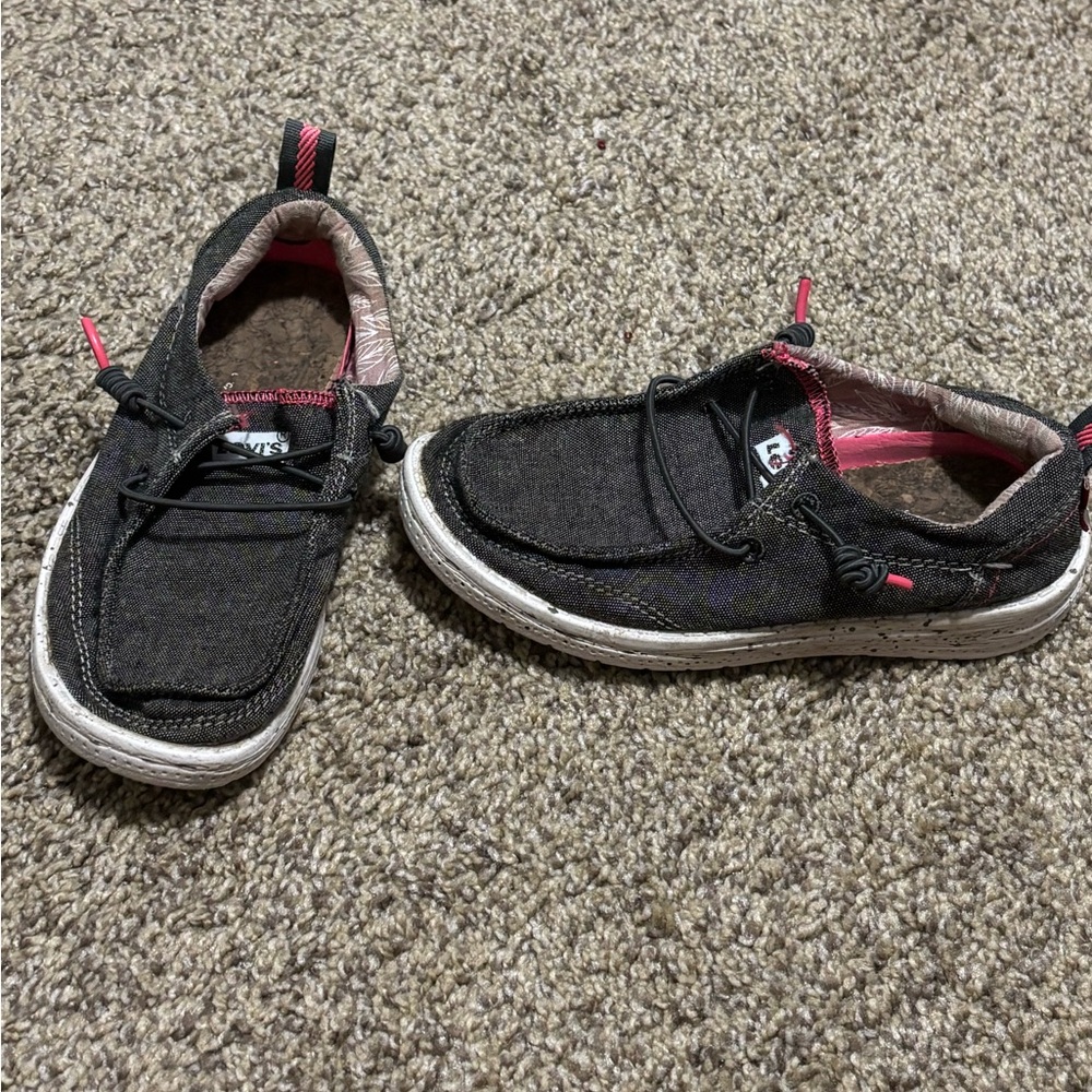 Levi's Kids Black and Pink Sneakers